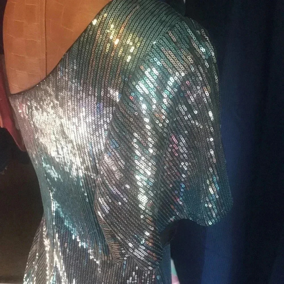 Sequin dress- one sleeve - Picture 5 of 11